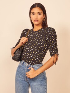 gretchen-top-posie-4.thumb.jpg.a8c66451e81a3b7b6da6ab6b6efa820b.jpg