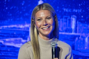 gwyneth-paltrow-host-panel-discussion-with-dr.-erel-margalit-in-ny-2.jpg