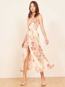 harper-dress-josephine-1.thumb.jpg.9ea309243f2c72b872446e67cebae0db.jpg