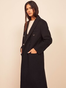 hayden-coat-black-2.thumb.jpg.c265a522dd2ef2b04701950f6555bfa4.jpg