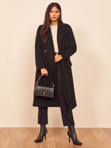 hayden-coat-black-4.thumb.jpg.87349152ed33fee9bb9db363582baae7.jpg