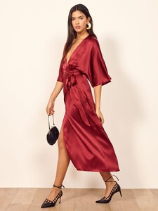 hedi-dress-cranberry-1.thumb.jpg.731f6cac370f9433af056e08d7a37fe0.jpg