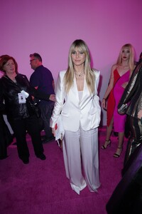 heidi-klum-christian-siriano-show-at-new-york-fashion-week-02-06-2020-1.jpg
