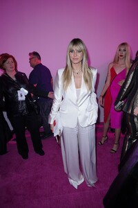 heidi-klum-christian-siriano-show-at-new-york-fashion-week-02-06-2020-1.jpg