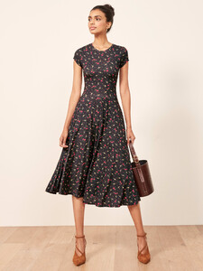 ines-dress-rebecca-1.thumb.jpg.205e87f1355809b5dd44952948305efb.jpg