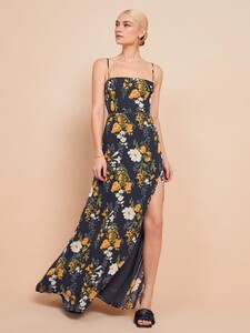 ingrid-dress-graciella-1.thumb.jpg.0db19542e9805be67da94a8e1474b3cb.jpg