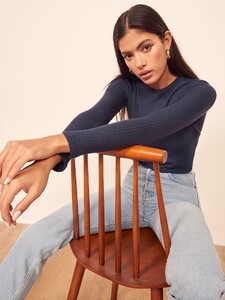 jackie-top-navy-1.thumb.jpg.83092bd3e4555615c849a416bd32939c.jpg