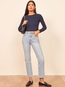 jackie-top-navy-3.thumb.jpg.b4f2374fa0acc044fdc29043b22ba96d.jpg