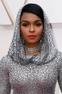 janelle-monae-oscars-2020-red-carpet-0.jpg