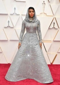 janelle-monae-oscars-2020-red-carpet-1.jpg