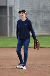 jennifer-garner-playing-baseball-with-her-son-in-la-02-25-2020-0.jpg