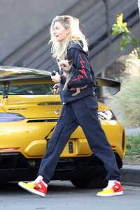 jessica-hart-out-in-la-02-05-2020-3.jpg