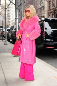 jessica-simpson-in-pink-ensemble-new-york-city-02-04-2020-7.jpg