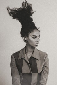 joan_interview-78a80e264a0c854571eb972bc06bb1c1d_thumb.thumb.jpg.4a8f4cd3e3a33eed49de9556d8ea458f.jpg