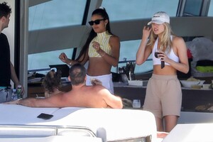 josie-canseco-spotted-while-chilling-with-david-grutman-on-his-fancy-boat-in-miami-florida-060220_6.jpg