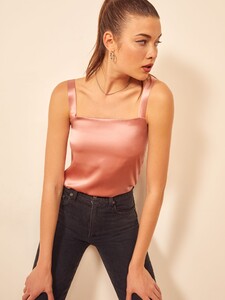 juliana-top-rosy-4.thumb.jpg.3b552b9ca05ab97ed2bfca0ba632169b.jpg