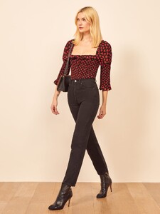 julie-top-cassandra-4.thumb.jpg.884e6c1f0e415a8c7d122c0d5c52ddb5.jpg