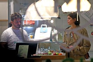 kaia-gerber-macha-cafe-in-milan-02-18-2020-1.jpg