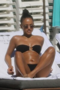 karrueche-tran-in-a-bikini-on-the-beach-in-miami-02-03-2020-1.jpg