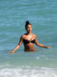 karrueche-tran-in-a-bikini-on-the-beach-in-miami-02-03-2020-10.jpg