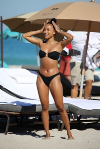 karrueche-tran-in-a-bikini-on-the-beach-in-miami-02-03-2020-8.jpg