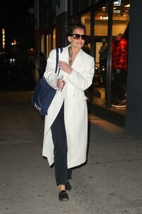katie-holmes-night-out-style-nyc-02-19-2020-0.jpg