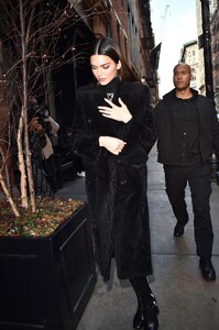 kendall-jenner-leaving-the-longchamp-fashion-show-in-ny-02-08-2020-8.jpg