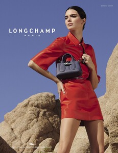 kendall-jenner-longchamp-spring-summer-campaign-2020-2.jpg