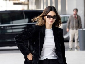 kendall-jenner-out-in-milan-02-20-2020-11.jpg