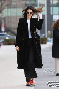 kendall-jenner-out-in-milan-02-20-2020-3.jpg