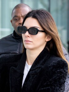 kendall-jenner-out-in-milan-02-20-2020-6.jpg