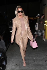 khloe-kardashian-night-out-carousel-restaurant-in-glendale-02-19-2020-0.jpg