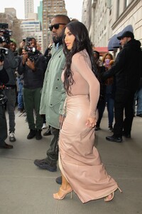 kim-kardashian-and-kanye-west-leaves-hotel-in-new-york-city-02-05-2020-11.jpg