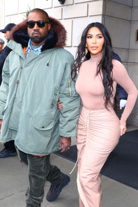 kim-kardashian-and-kanye-west-leaves-hotel-in-new-york-city-02-05-2020-12.jpg