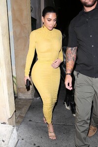 kim-kardashian-carousel-restaurant-in-glendale-02-19-2020-2.jpg