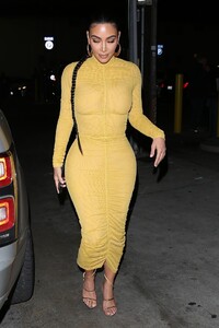 kim-kardashian-carousel-restaurant-in-glendale-02-19-2020-5.jpg