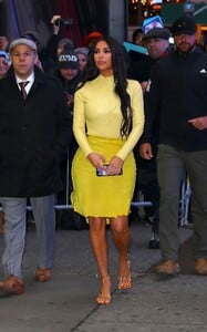 kim-kardashian-outside-good-morning-america-in-new-york-02-05-2020-13.jpg