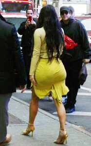 kim-kardashian-outside-good-morning-america-in-new-york-02-05-2020-15.jpg