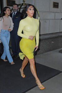 kim-kardashian-outside-good-morning-america-in-new-york-02-05-2020-2.jpg