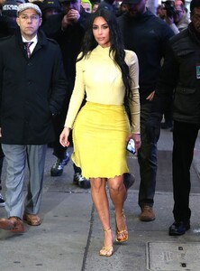 kim-kardashian-outside-good-morning-america-in-new-york-02-05-2020-5.jpg