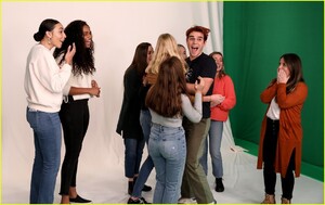 kj-apa-ellen-show-04.jpg