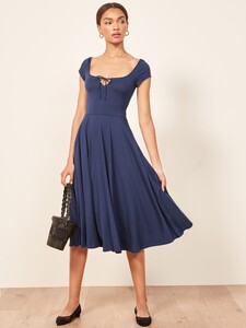 krista-dress-navy-3.thumb.jpg.e984adb1e3e7279b974921bf08f1393b.jpg