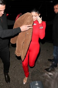 kylie-jenner-night-out-style-the-nice-guy-in-west-hollywood-02-12-2020-2.jpg