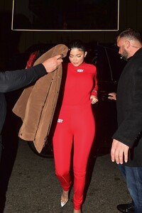 kylie-jenner-night-out-style-the-nice-guy-in-west-hollywood-02-12-2020-6.jpg