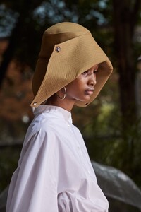 lanvin_0064.thumb.jpg.a4ec339610c98d7d36cd8918840dbd2c.jpg