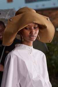 lanvin_0065.thumb.jpg.10fa05d1ab3c4cead686d8cd3114f6a0.jpg