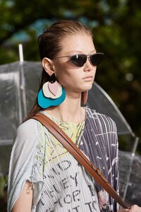 lanvin_0135.thumb.jpg.d1e311654e75d6a0aefbd773f3fc3d24.jpg