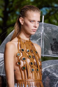 lanvin_0174.thumb.jpg.b50d7d9b5ce7876a057779c08ea1e18c.jpg