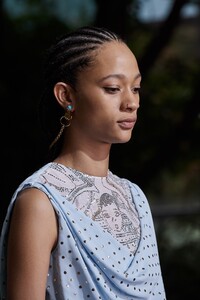 lanvin_0207.thumb.jpg.1397a41fd3044d6c3da7cd9371ba735e.jpg