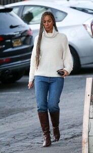 leona-lewis-out-in-west-hollywood-02-12-2020-3.jpg
